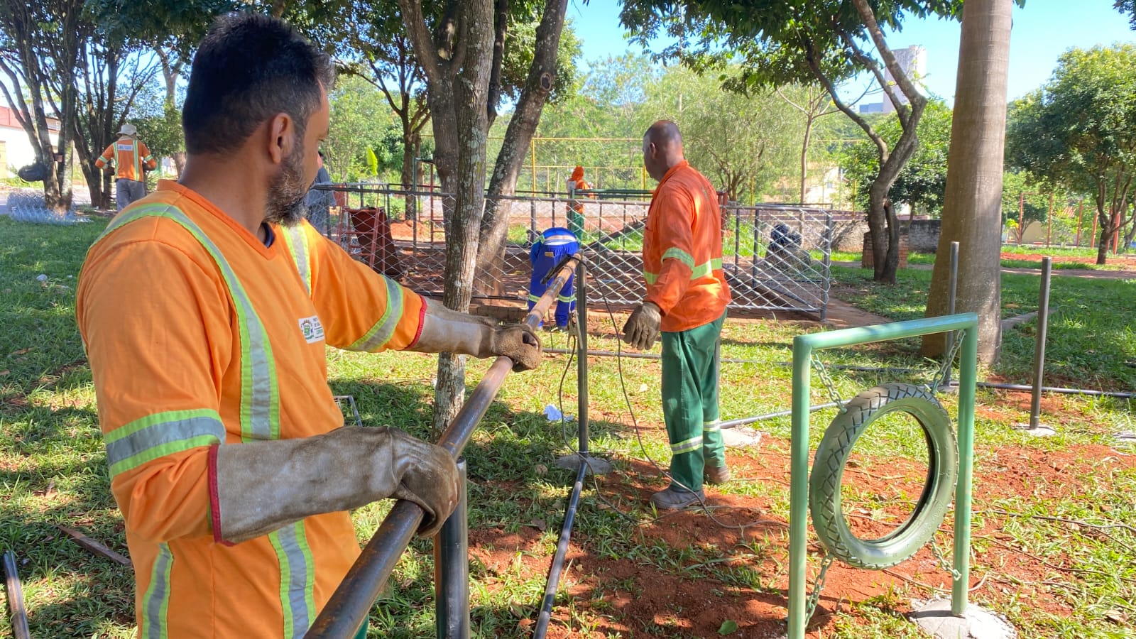 Prefeitura de Goiânia instala dois novos pet places e número de praças com área para animais de estimação chega a 40