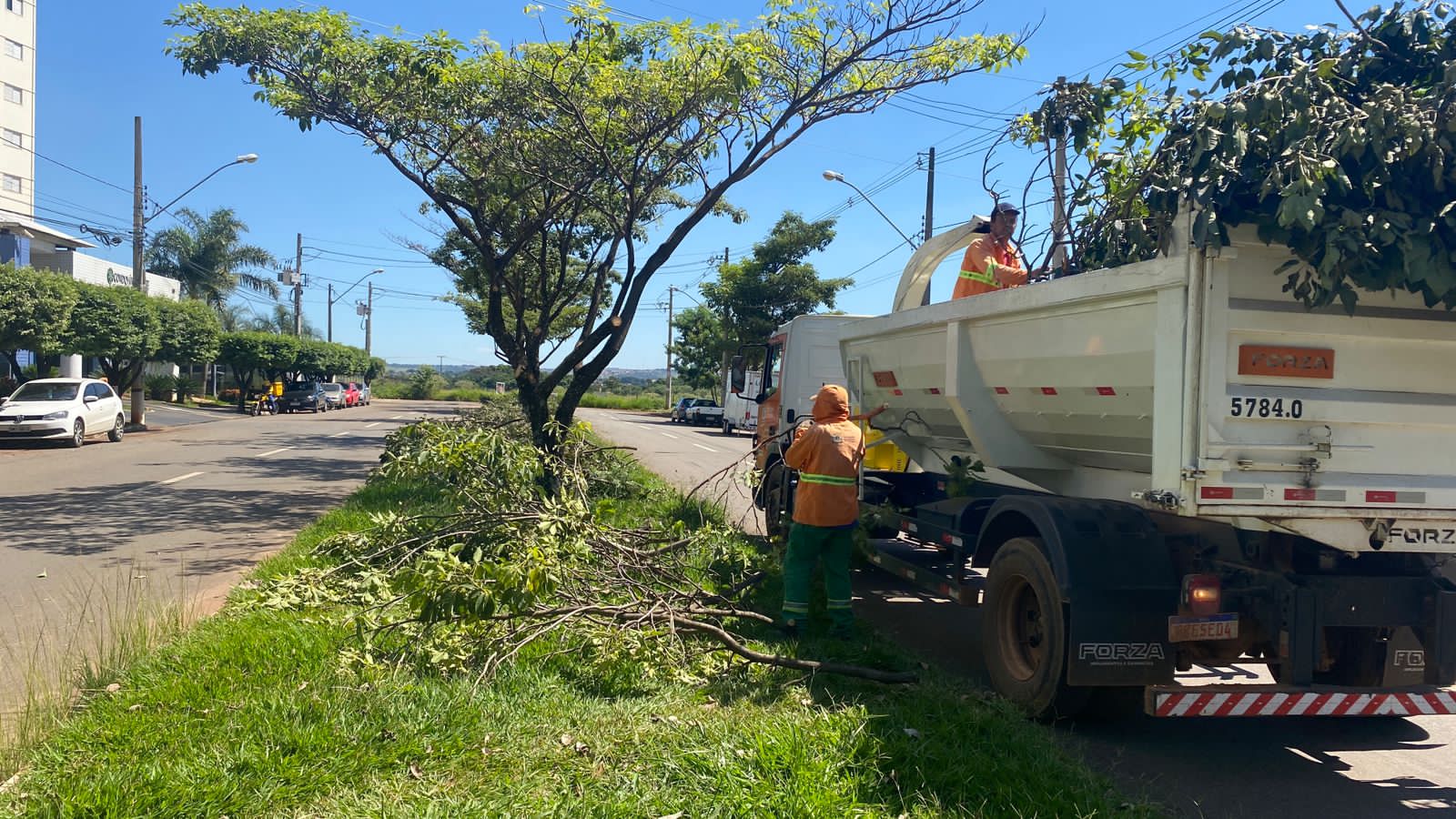 Prefeitura de Goiânia faz serviços de limpeza em 180 bairros em 15 dias