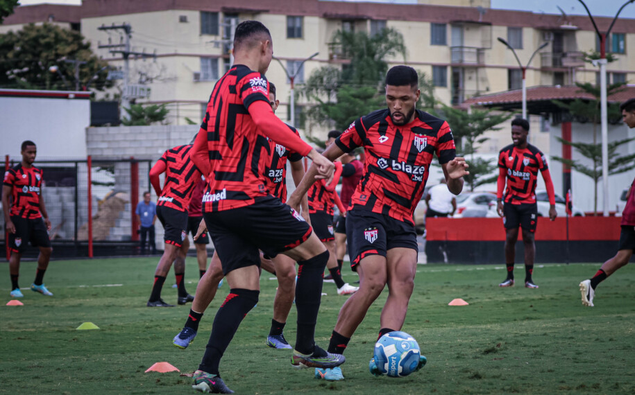 Sem vencer há três jogos, Atlético Goianiense visita o Criciúma pela Série B